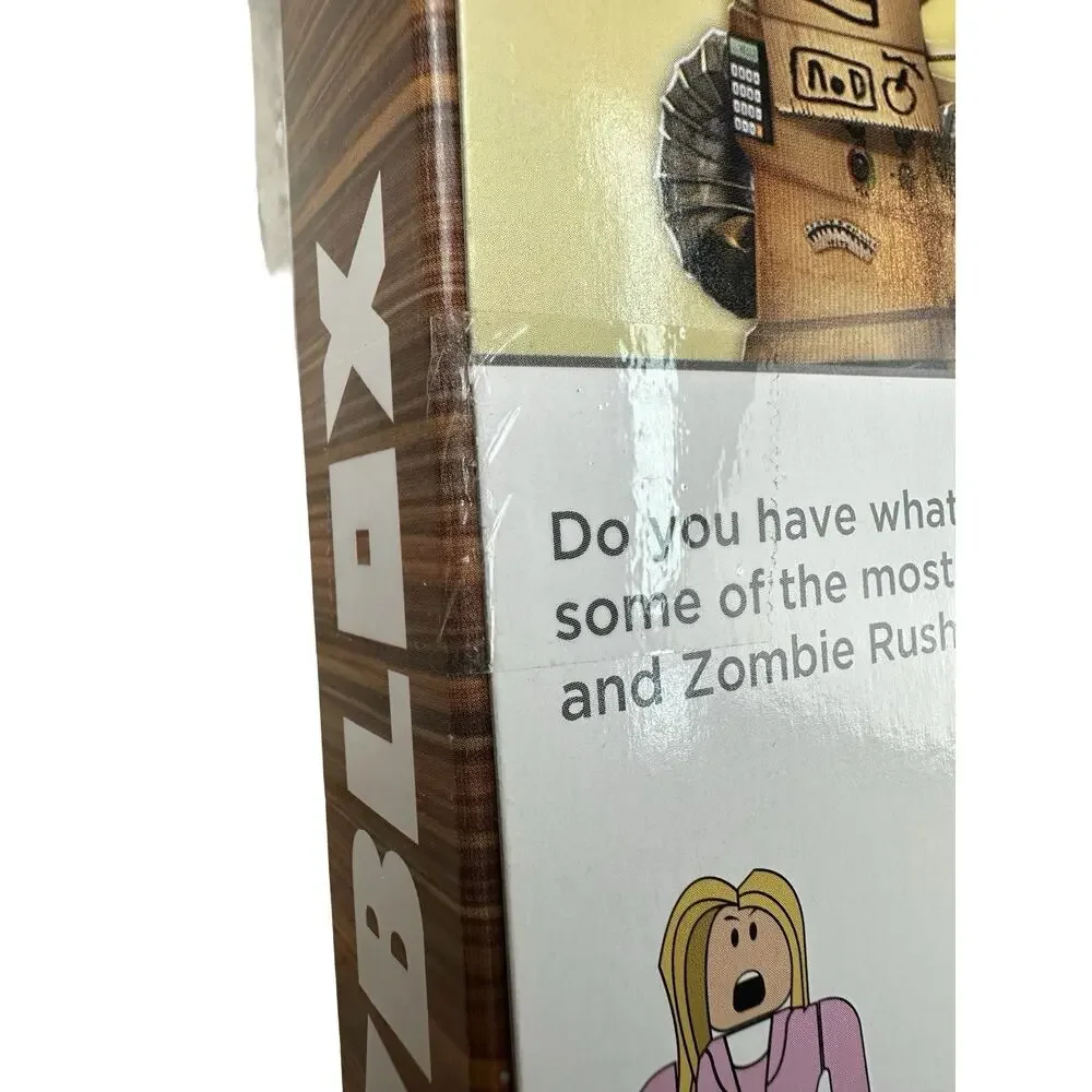 Roblox Zombie Attack Large 20 Piece Set Includes Exclusive Virtual Item NEW